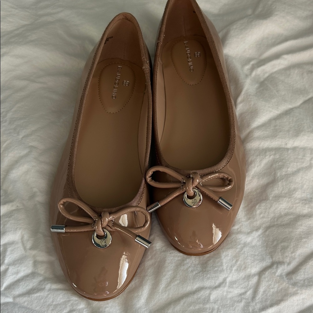 Bandolino Flats
